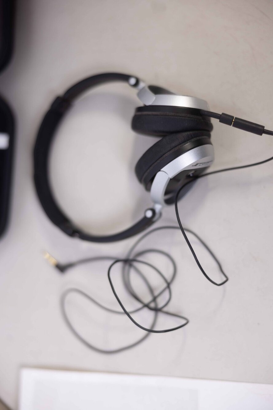 Bose On-ear Headphones Wired Black Detachable Cable Foldable Closed Back folding